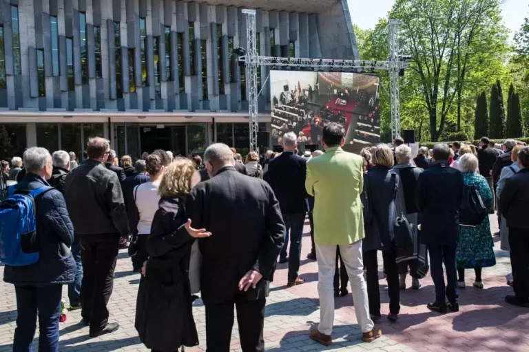 Szukasz zakładu pogrzebowego w warszawie? przeczytaj, na co zwrócić uwagę