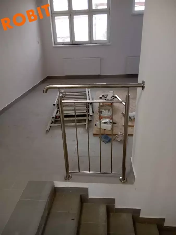 Balustrady ze stali nierdzewnej – montaż i konserwacja